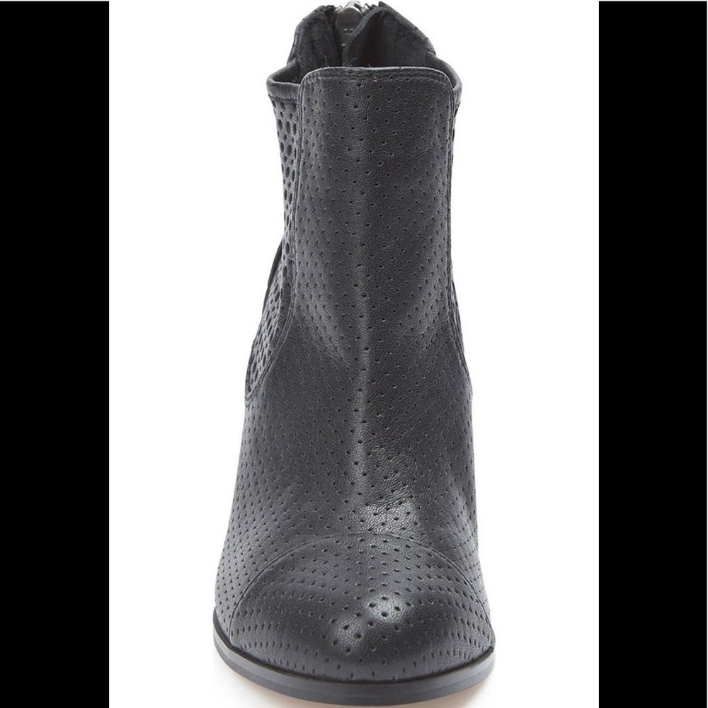 Adam Tucker by Me Too Frankee Black Bootie Sz 7.5 - Picture 2 of 14